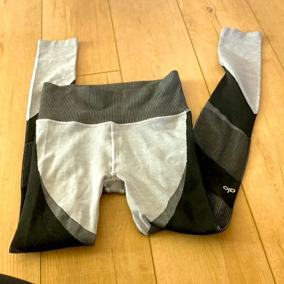 ALO Rib top high waisted leggings - Picture 1 of 6